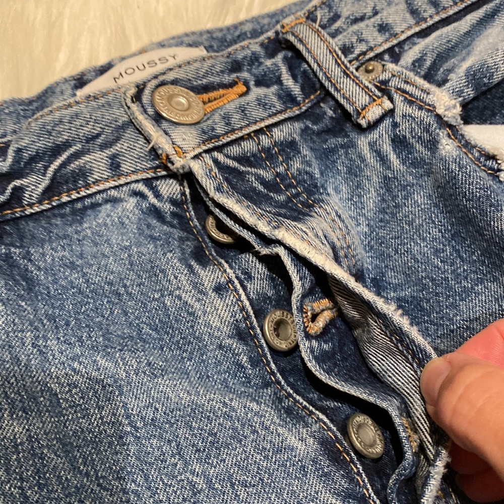 MOUSSY - Picture 3 of 10